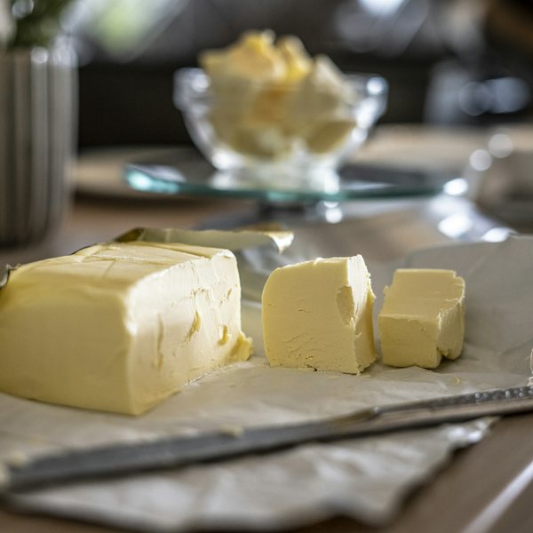 White makkhan (fresh butter)