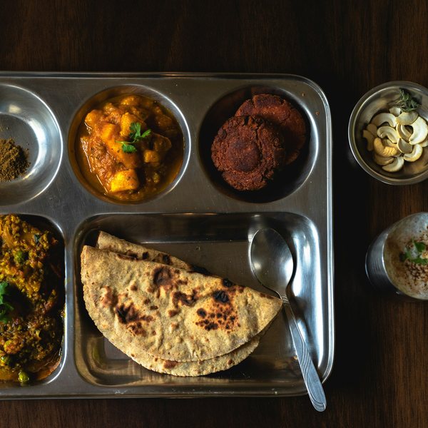 Steel thali set