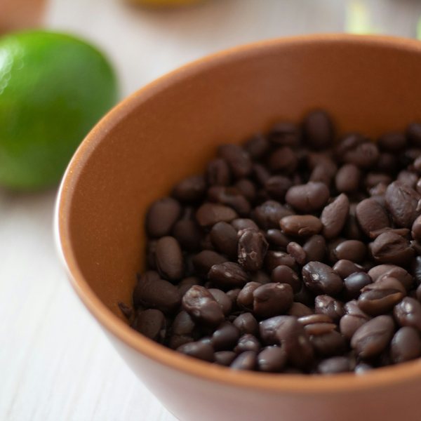 Sabut urad (whole black gram)